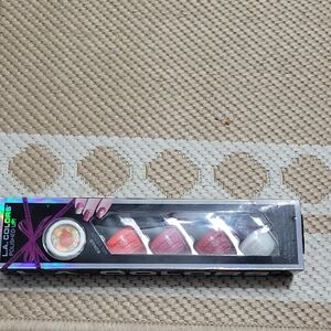 L.A. Colors Vibrant Nail  and Nail Decor  Set